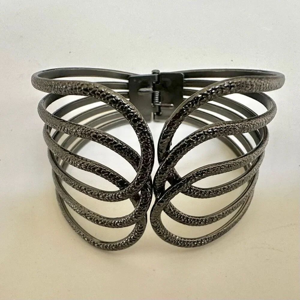 Grey hinged bangle bracelet - Picture 8 of 8